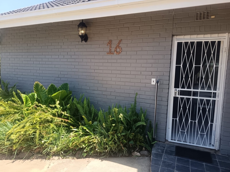 4 Bedroom Property for Sale in Carters Glen Northern Cape